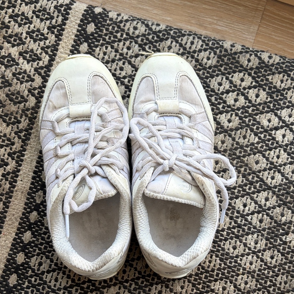 Cheer White Sneakers Chasse Ace II great practice sneakers